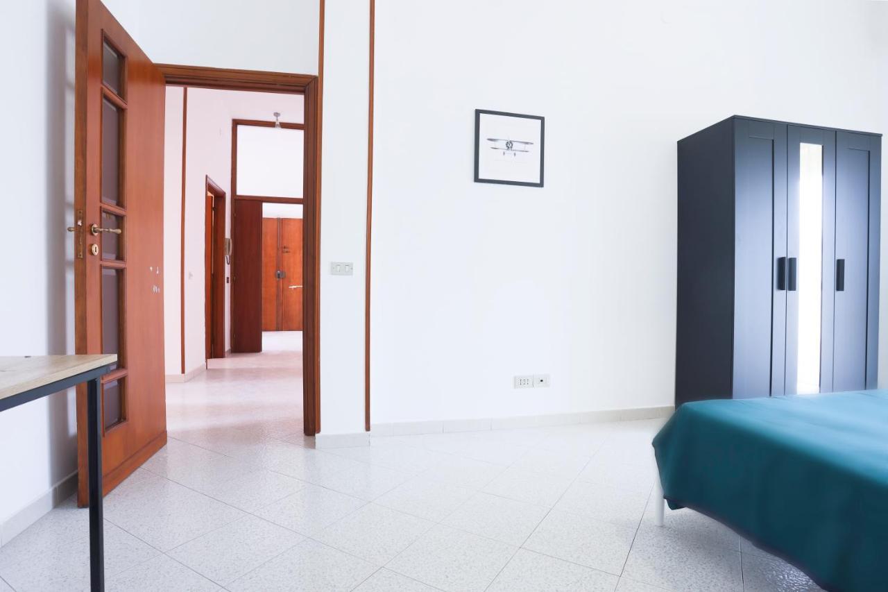 Bright Apartment Near The Sea With Parking Salerno Exteriér fotografie