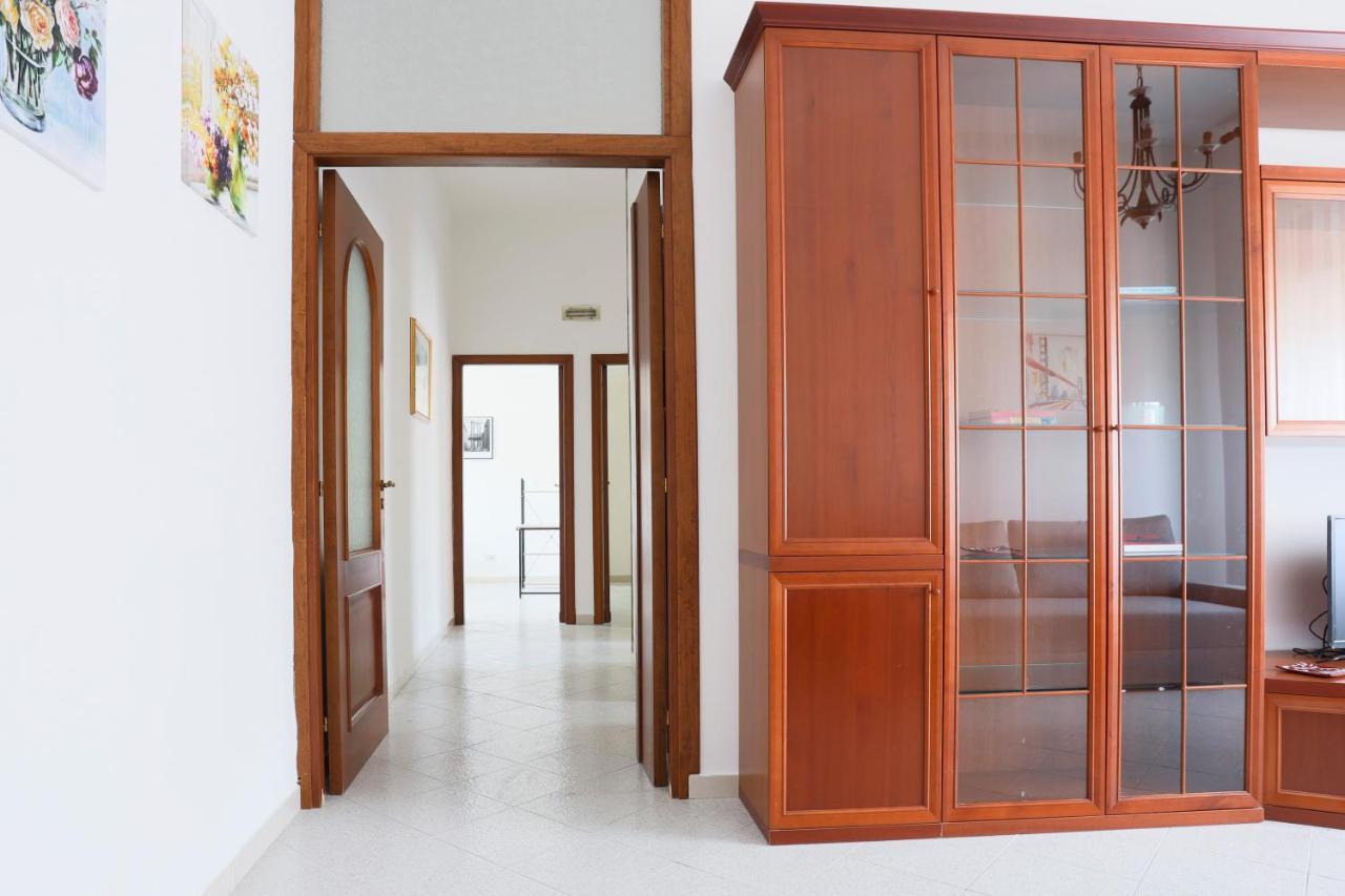 Bright Apartment Near The Sea With Parking Salerno Exteriér fotografie
