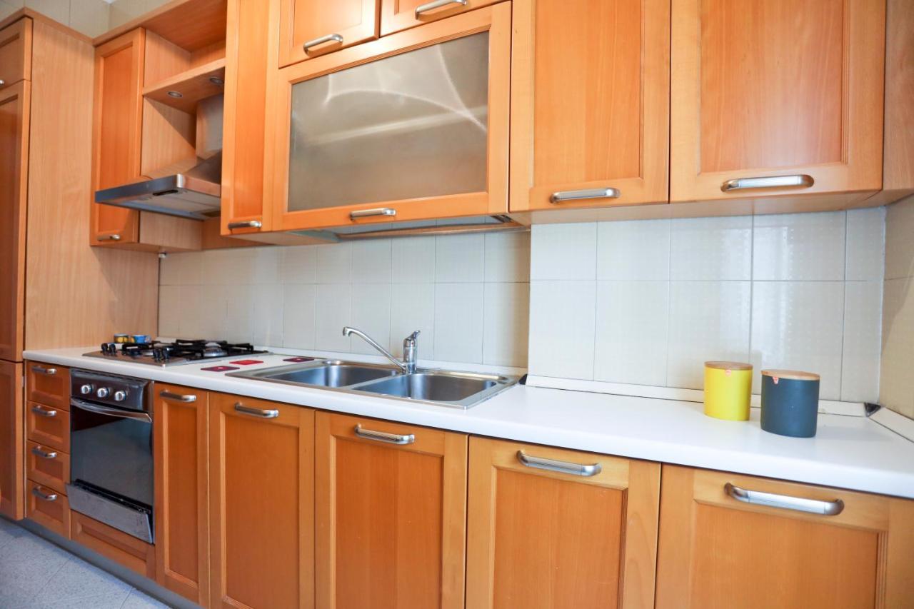 Bright Apartment Near The Sea With Parking Salerno Exteriér fotografie